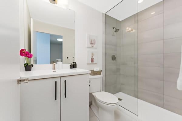 Newly Built Condo With Amazing Views Кіченер Екстер'єр фото