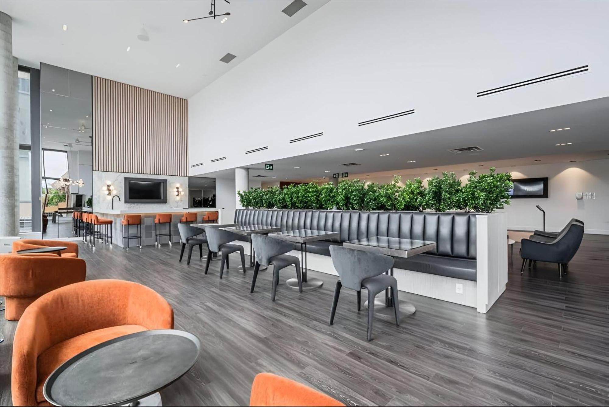 Newly Built Condo With Amazing Views Кіченер Екстер'єр фото